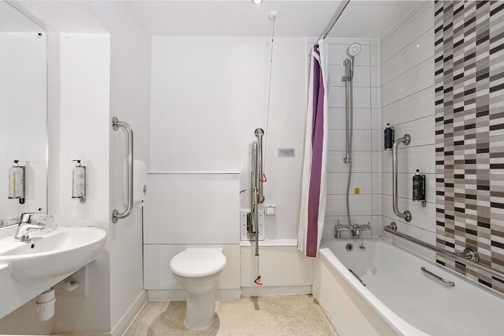 Room 14 of 32