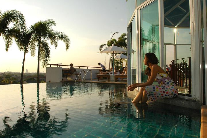 Hotel with Pool