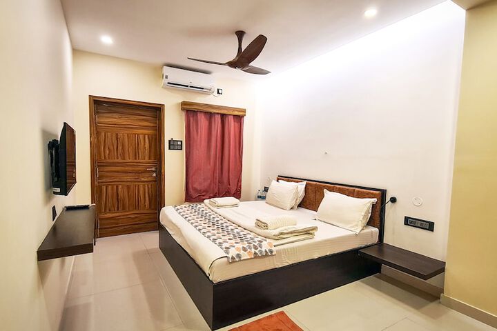 Room 10 of 43