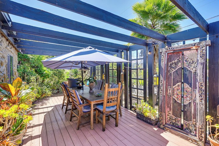 Bohemian Wonderland: Benicia Bungalow w / Pergola!