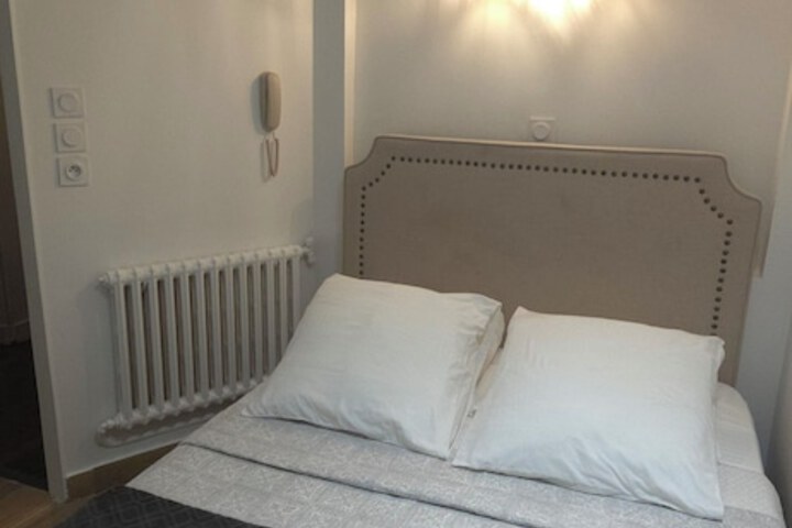 Room 26 of 33