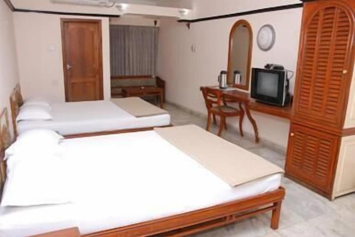 Room 4 of 10