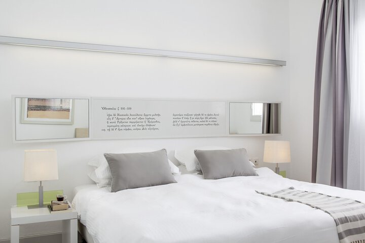 Room 5 of 142