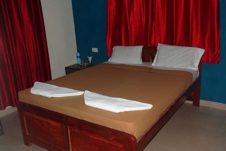 Room 9 of 15