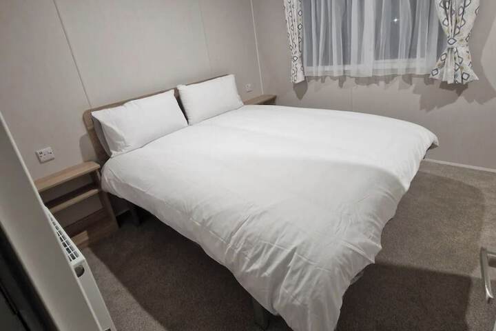 Room 2 of 11