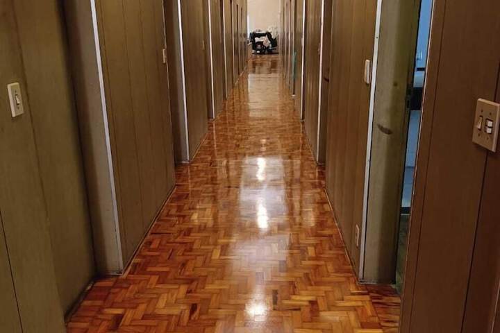 Room 9 of 35