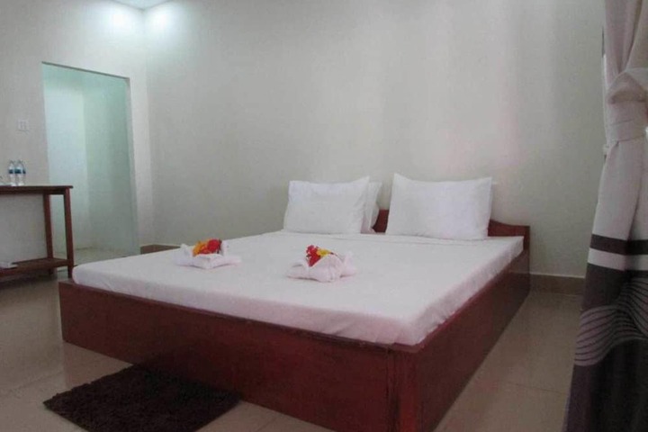 Room 10 of 48