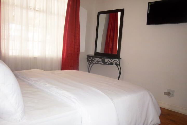 Room 32 of 55