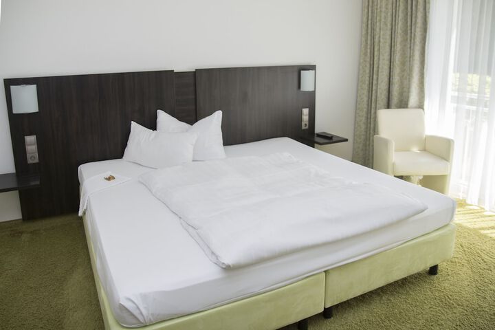 Room 6 of 40