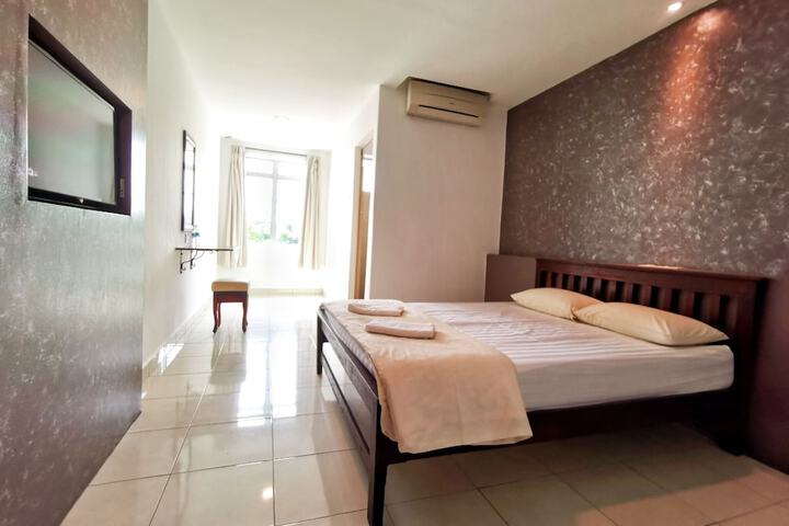Room 9 of 17