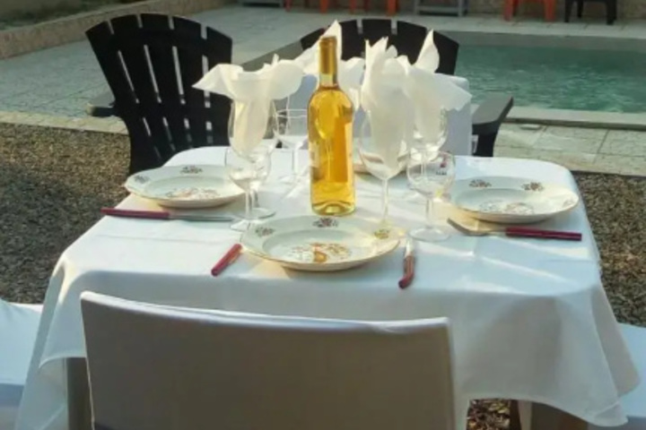 Dining 10 of 13