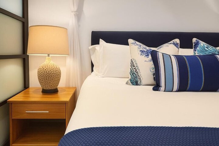 Room 4 of 10