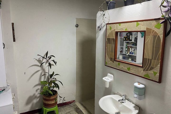 Room 6 of 6