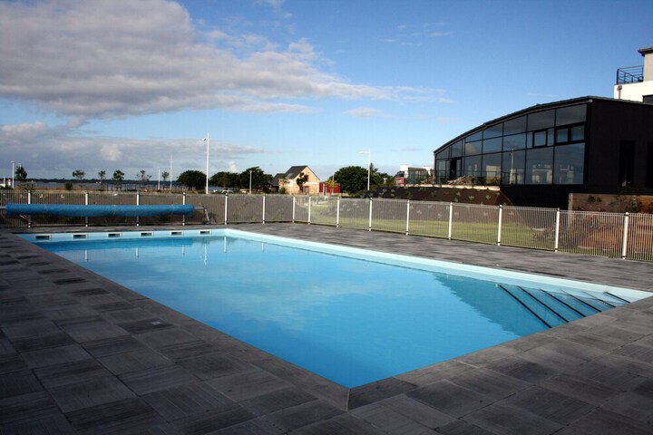 Hotel with Pool
