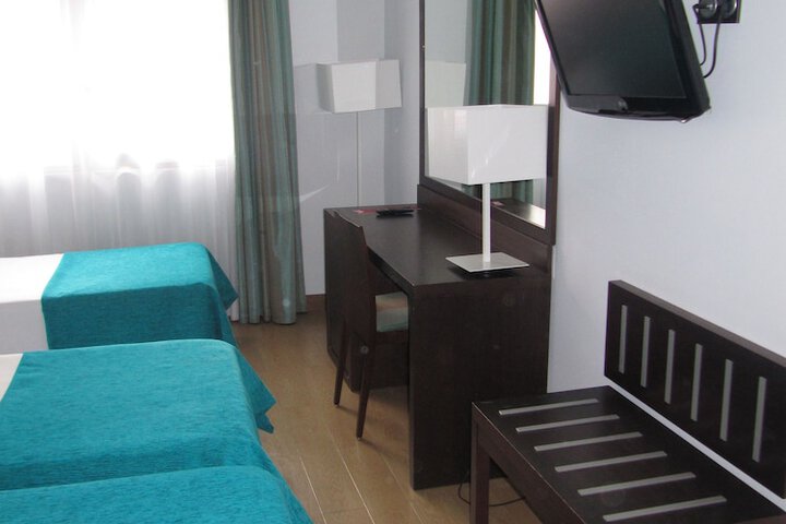Room 8 of 30