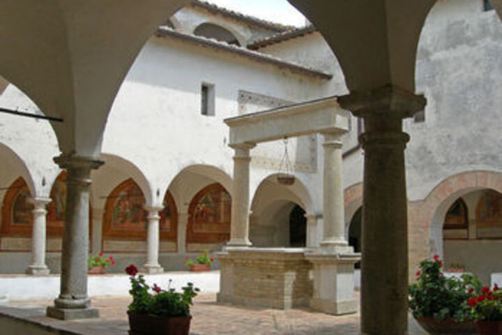 Hotel Exterior 4 of 25