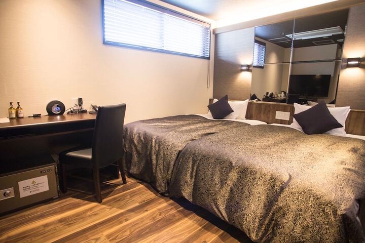 Room 14 of 87