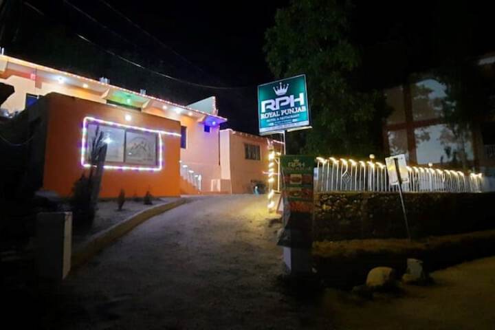 ROYAL PUNJAB HUNZA HOTEL AND RESTAURANT