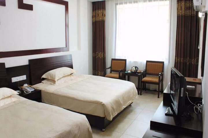Room 10 of 27