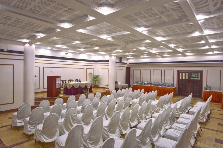 Ballroom/Hall 85 of 96