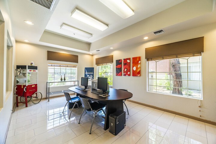 Business Center 44 of 45