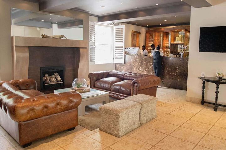 Entrance & Lobby