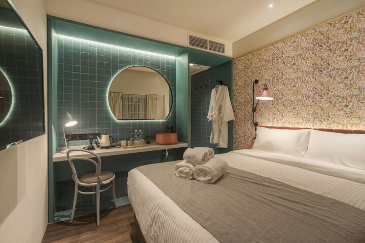 Room 18 of 59