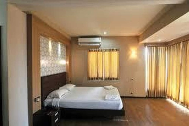 Room 8 of 26
