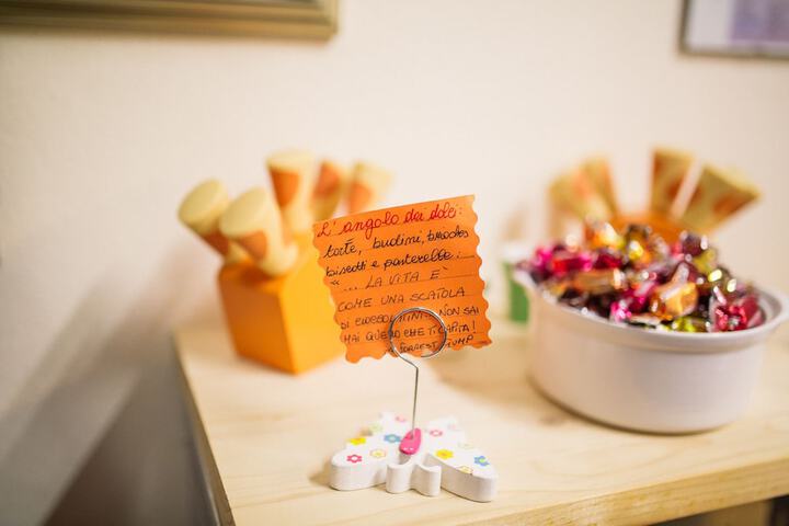 Lounge 35 of 43