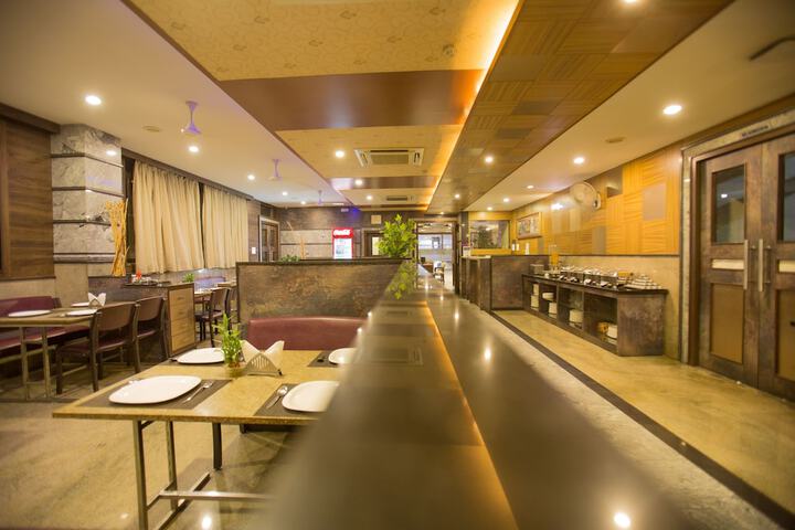 Dining 13 of 17