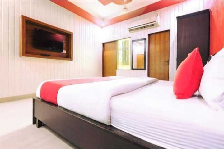 Room 8 of 15