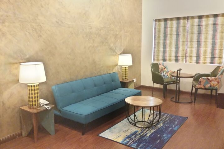 Room 13 of 28