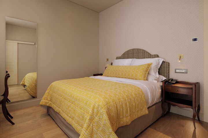 Room 21 of 76
