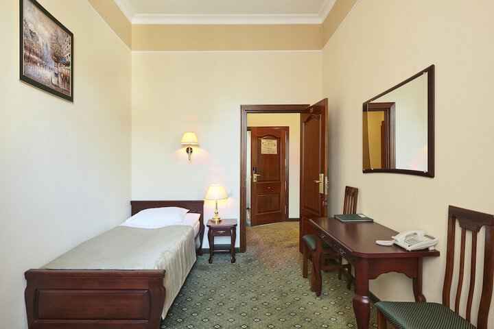Room 4 of 55