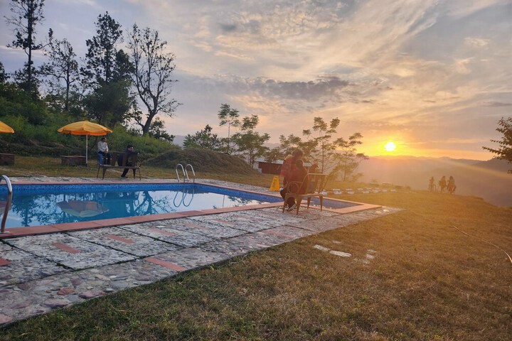 Pool 42 of 117