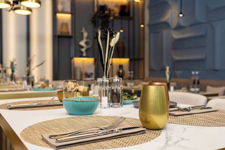 Dining 42 of 94