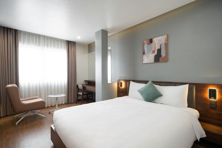 Room 32 of 93