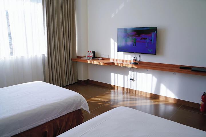 Room 21 of 33