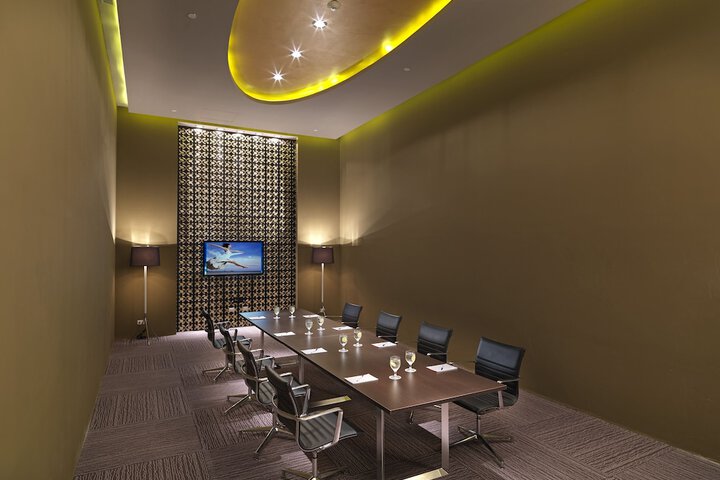 Ballroom/Hall 139 of 196