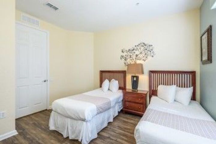 Room 12 of 18