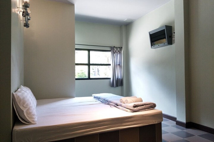 Room 11 of 21