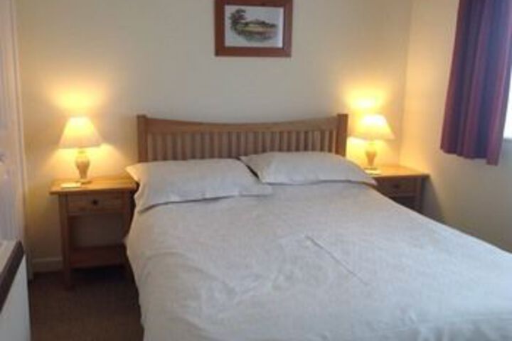 Room 10 of 38