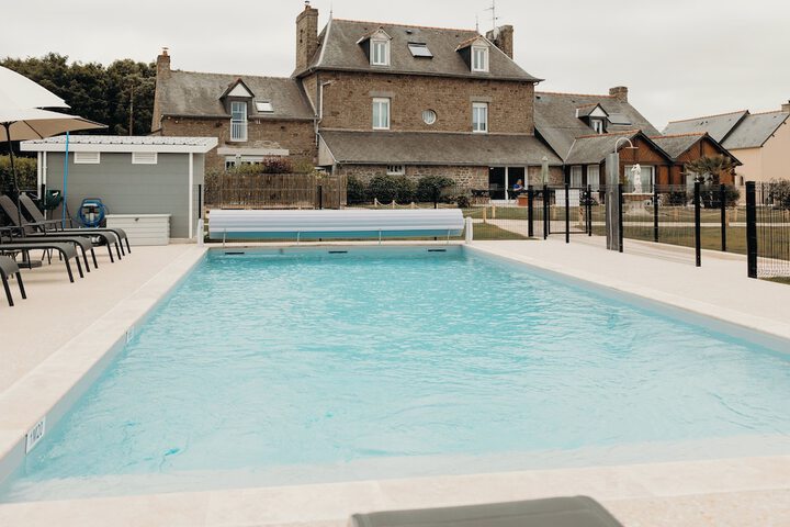 Pool 41 of 49