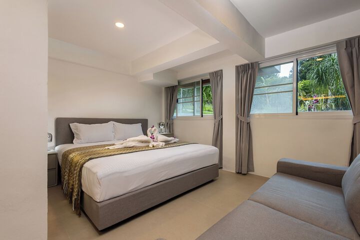 Room 28 of 227