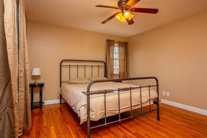 Room 29 of 33