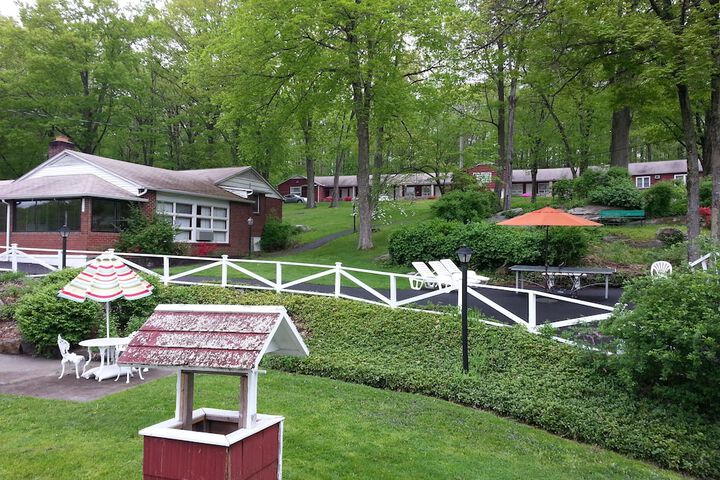 Hotel Exterior 64 of 65