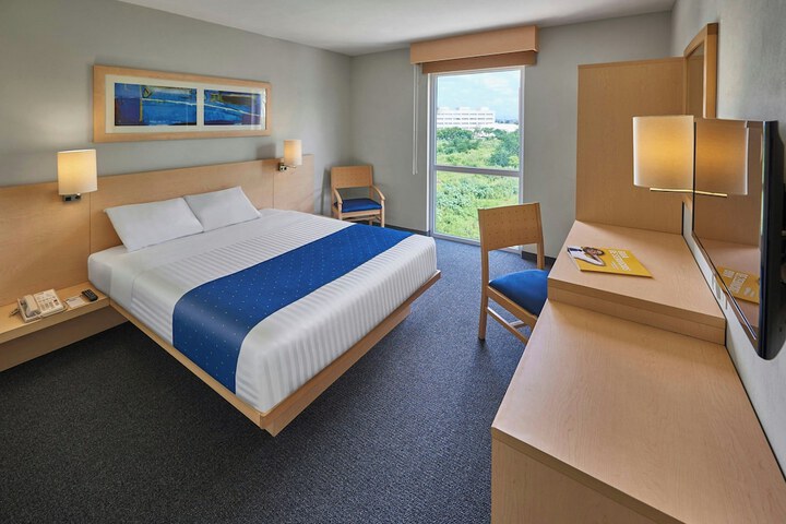 Room 28 of 49