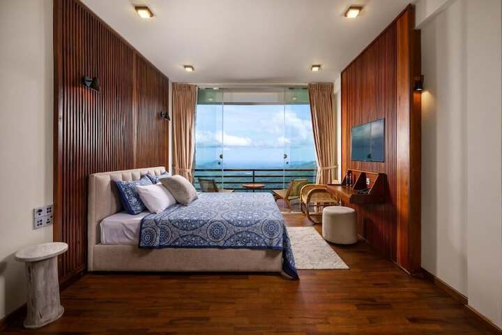 Room 6 of 36