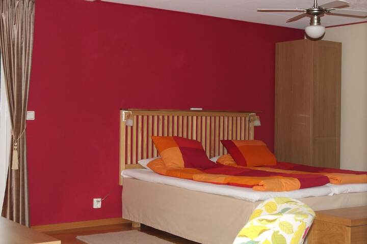 Room 6 of 35