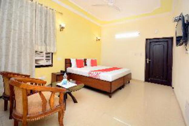 HOTEL RA FLORA BY OYO ROOMS